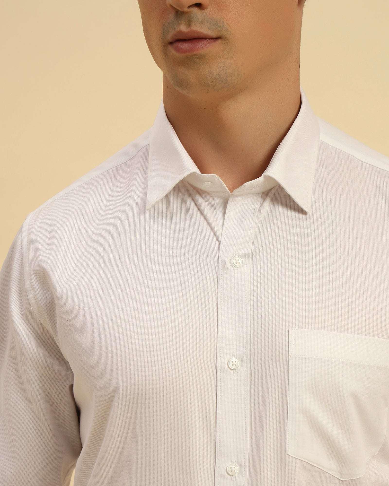 Close-up of the pointed collar and premium Supima cotton fabric on the Aeternum Men's White Shirt.